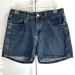 Levi’s Mid-rise Denim Shorts Indigo Wash -‎ Size 8 / 29